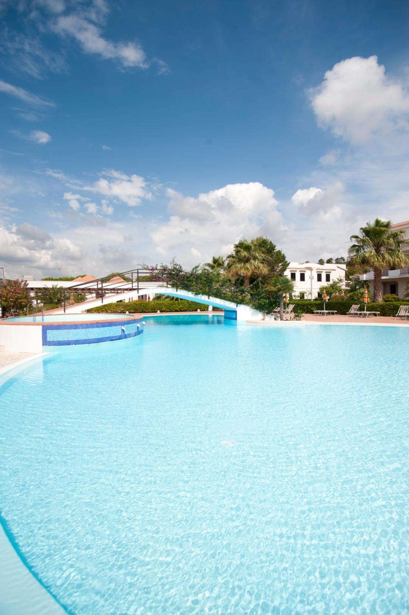 ויאסטה Oasiclub Hotel מראה חיצוני תמונה
