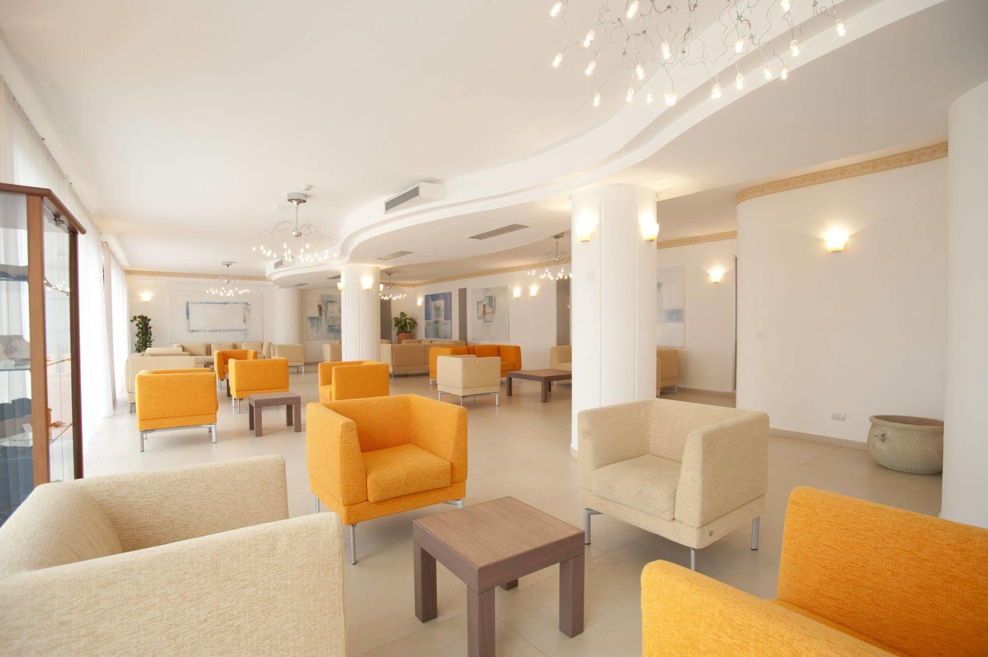 ויאסטה Oasiclub Hotel מראה חיצוני תמונה
