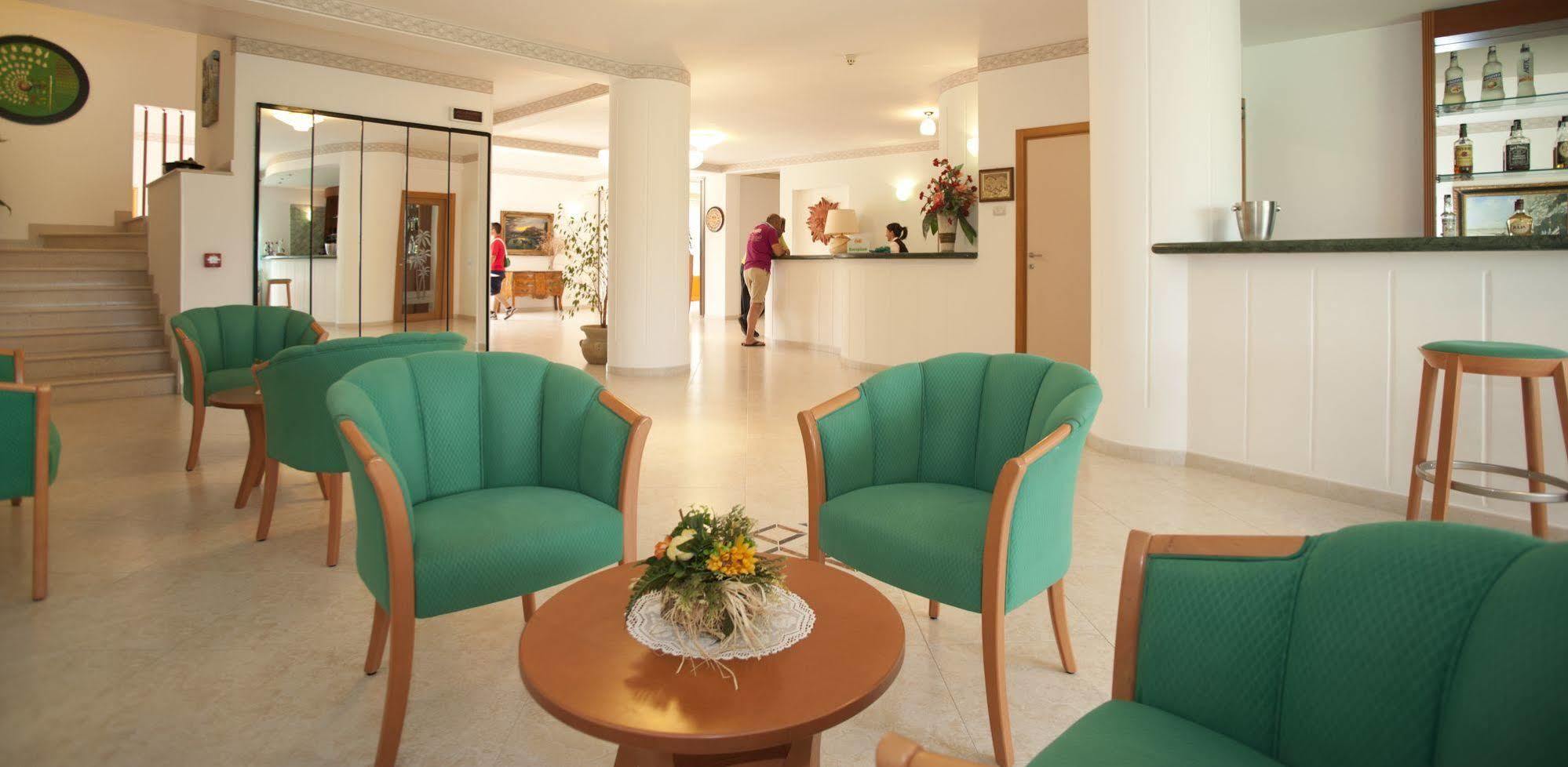 ויאסטה Oasiclub Hotel מראה חיצוני תמונה
