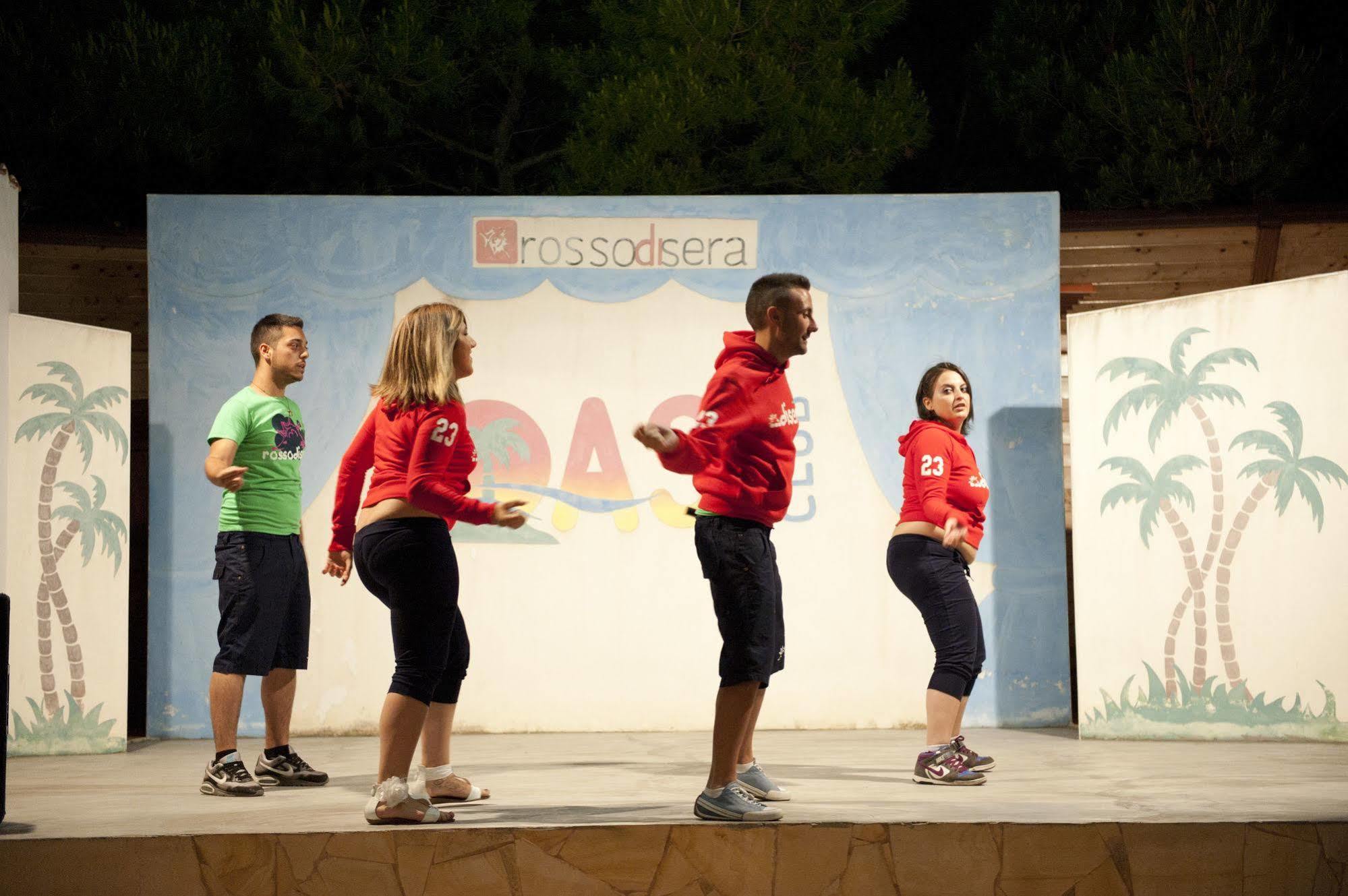 ויאסטה Oasiclub Hotel מראה חיצוני תמונה
