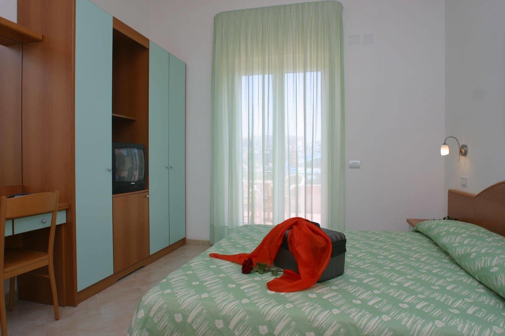 ויאסטה Oasiclub Hotel מראה חיצוני תמונה