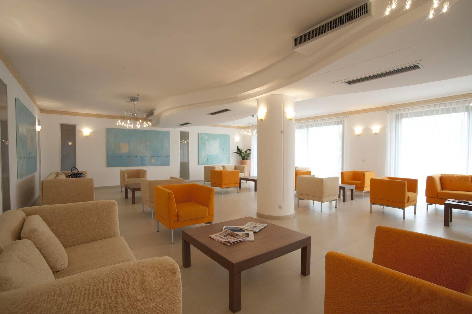 ויאסטה Oasiclub Hotel מראה חיצוני תמונה
