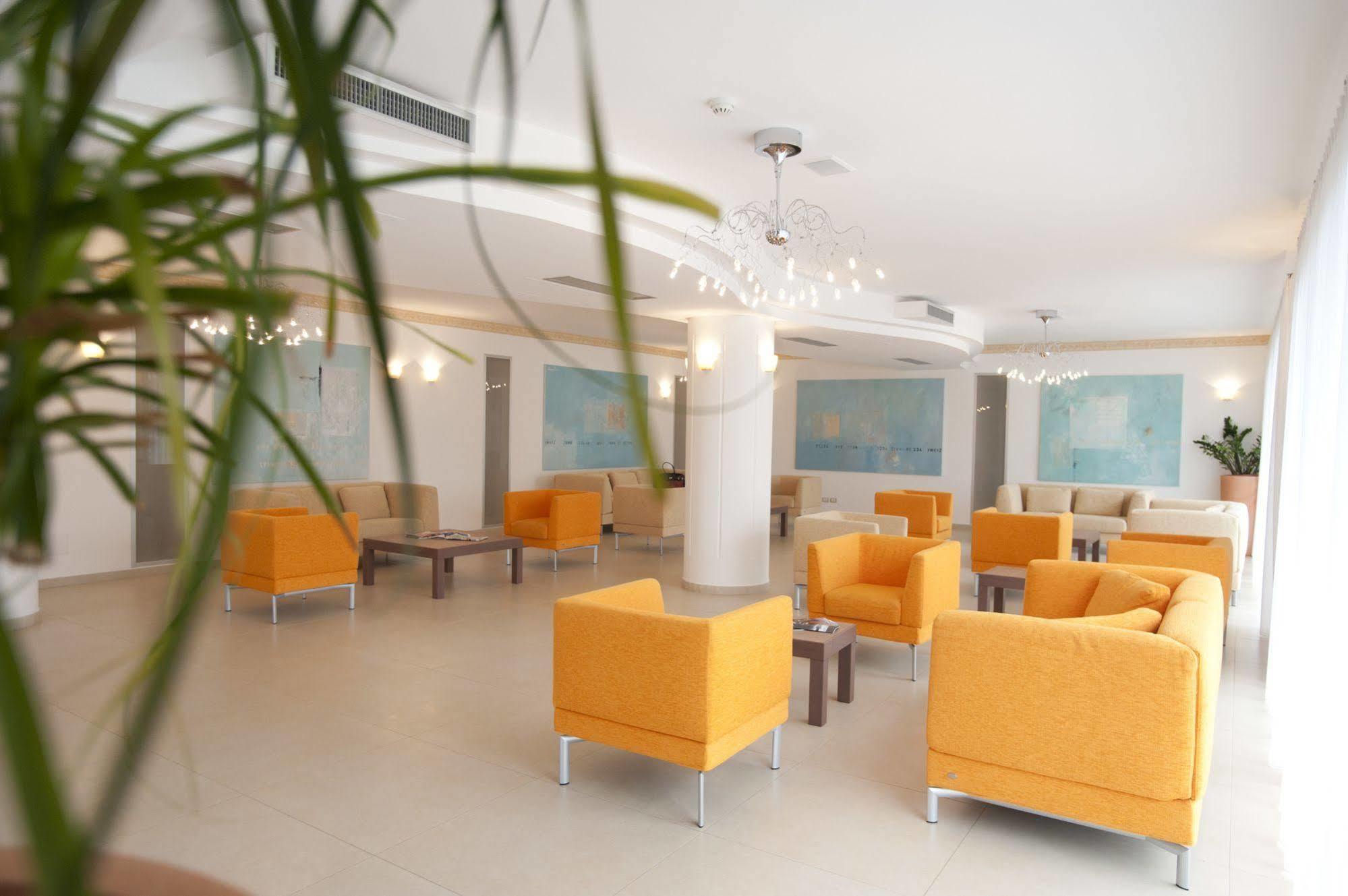 ויאסטה Oasiclub Hotel מראה חיצוני תמונה