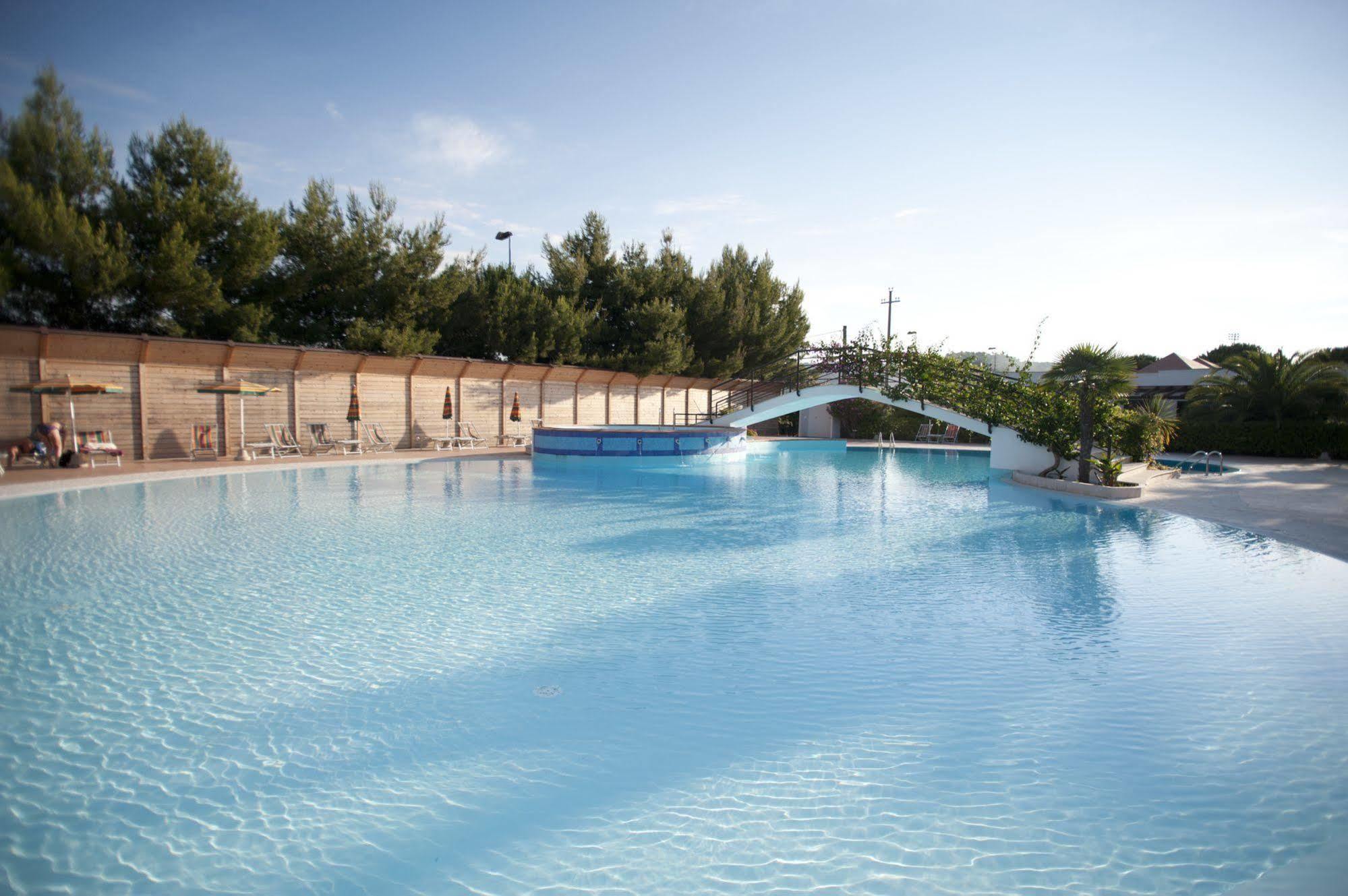 ויאסטה Oasiclub Hotel מראה חיצוני תמונה